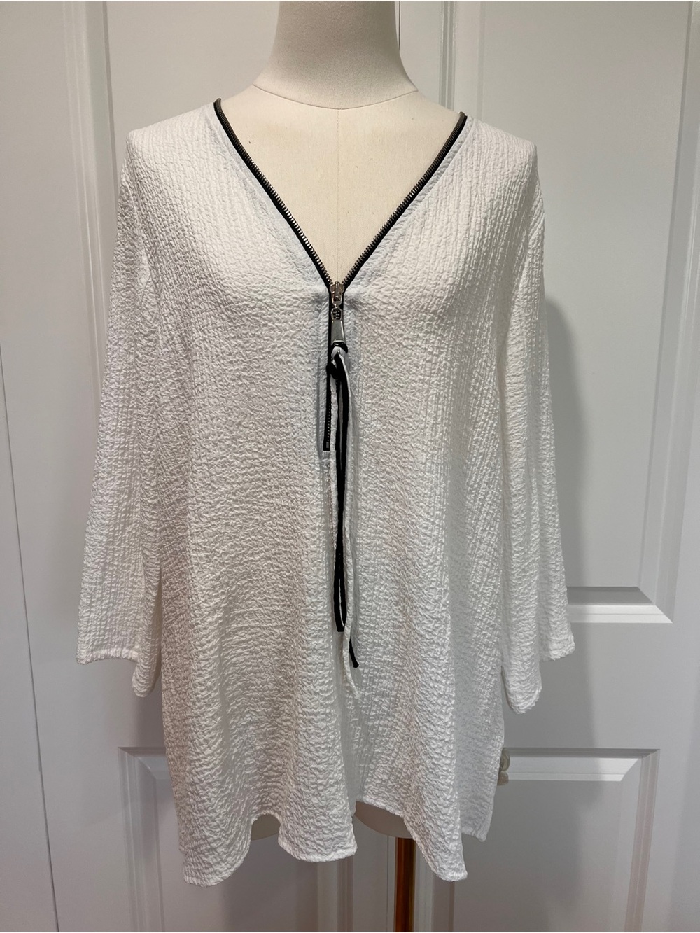 iCWhite Textured Top with Black Trim and Silver Zipper